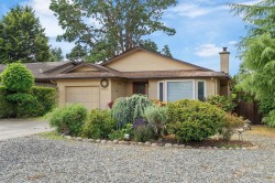 4252 Panorama Dr Saanich, BC V8X 4X6