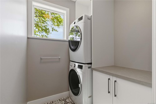 #1-2312 Orchard Ave, Sidney, BC 