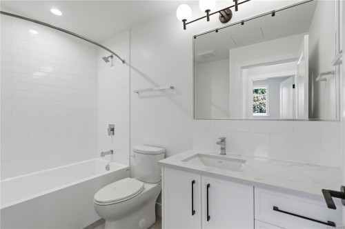 #1-2312 Orchard Ave, Sidney, BC 