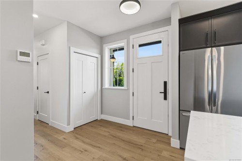 #1-2312 Orchard Ave, Sidney, BC 
