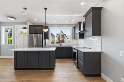 #1-2312 Orchard Ave, Sidney, BC 