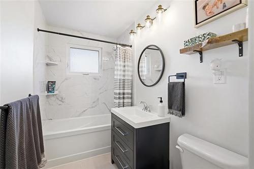 19 Cherry Cr, Winnipeg, MB 