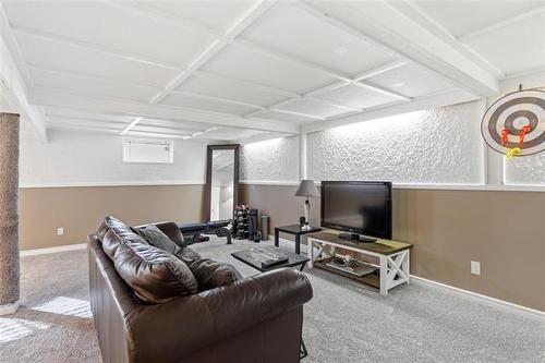 19 Cherry Cr, Winnipeg, MB 