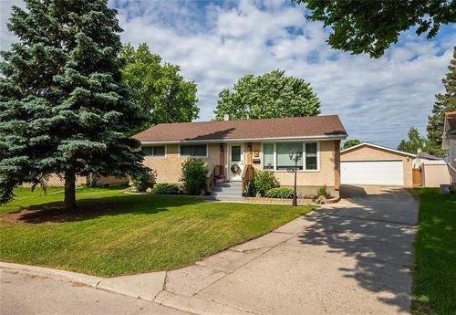 19 Cherry CR  Winnipeg, MB R2J 1V8