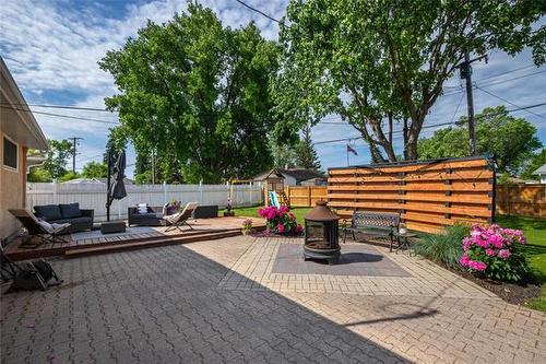 19 Cherry Cr, Winnipeg, MB 