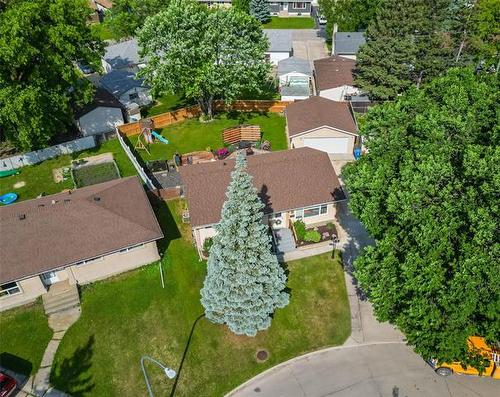 19 Cherry Cr, Winnipeg, MB 