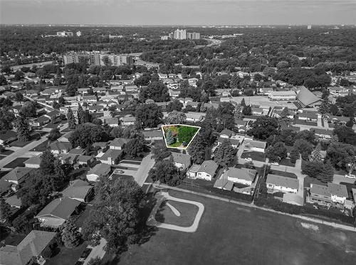 19 Cherry Cr, Winnipeg, MB 