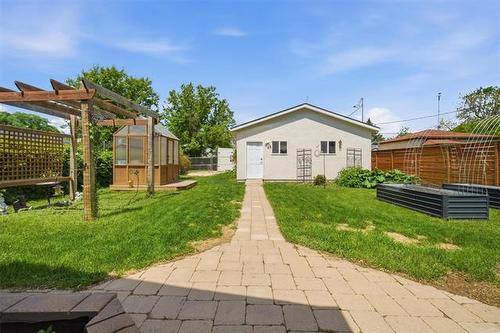 41 Frederick Ave, Winnipeg, MB 