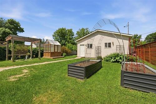 41 Frederick Ave, Winnipeg, MB 