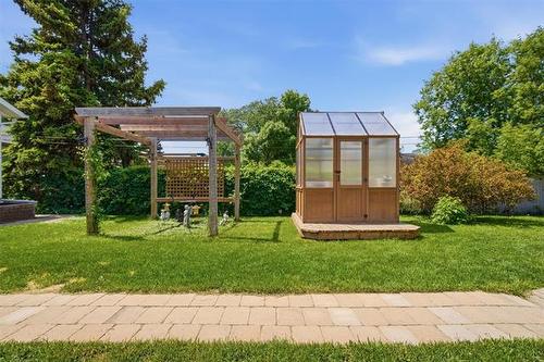 41 Frederick Ave, Winnipeg, MB 