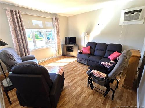 18 Des Soeurs St, Saint-Jacques, NB 