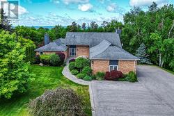 8 COATES HILL COURT  Caledon, ON L7E 0N4
