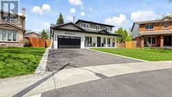 2427 RAVENSTHORPE CRESCENT  Mississauga, ON L5C 2Y4