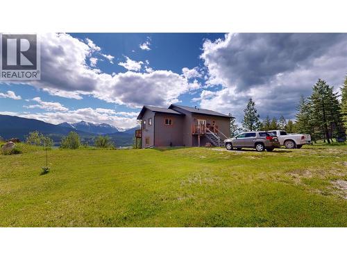2660 95 Highway, Brisco, BC 