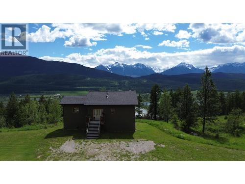2660 95 Highway, Brisco, BC 