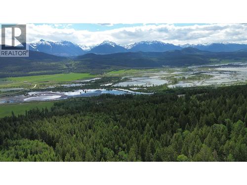 2660 95 Highway, Brisco, BC 