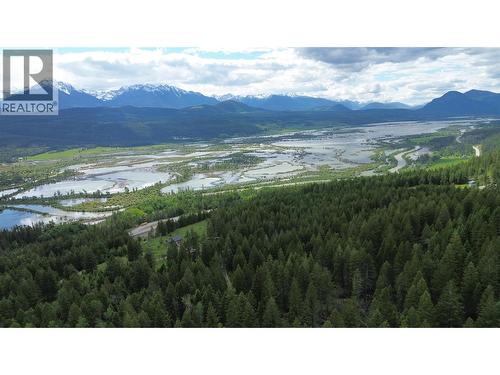 2660 95 Highway, Brisco, BC 