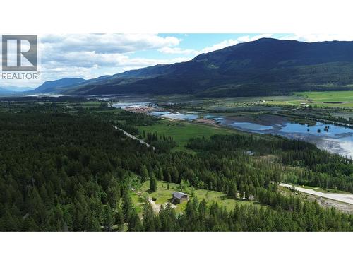 2660 95 Highway, Brisco, BC 