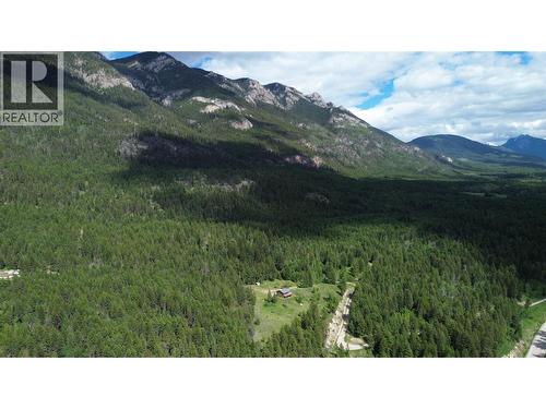 2660 95 Highway, Brisco, BC 