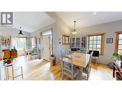2660 95 Highway, Brisco, BC 