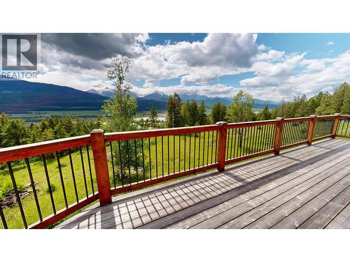 2660 95 Highway, Brisco, BC 