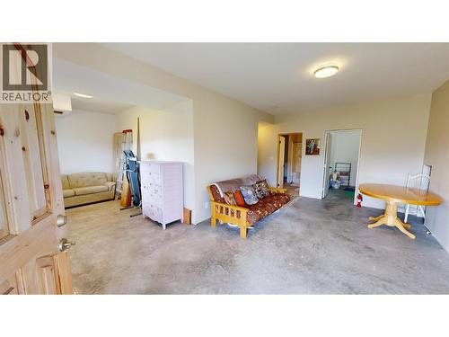 2660 95 Highway, Brisco, BC 