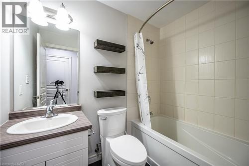 5 Whitehaven Lane, Kitchener, ON 