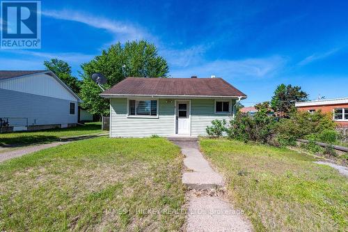 6 Hillcrest Avenue, Deep River, ON 