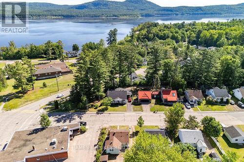 6 Hillcrest Avenue, Deep River, ON 