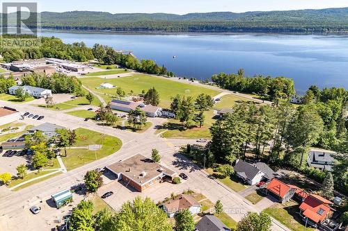 6 Hillcrest Avenue, Deep River, ON 