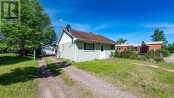 6 HILLCREST AVENUE Deep River, ON K0J 1P0