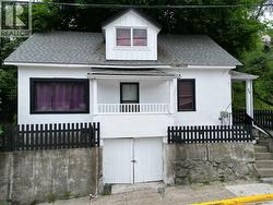 264 Old Rossland Avenue Trail, BC V1R 3M7