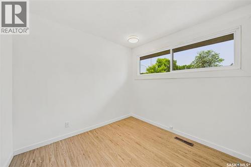 99 Lindsay Drive, Saskatoon, SK 