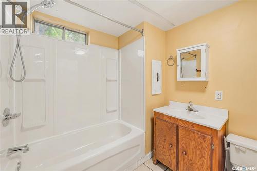 99 Lindsay Drive, Saskatoon, SK 