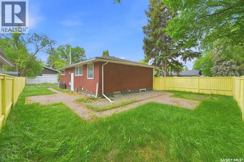 99 Lindsay Drive, Saskatoon, SK 