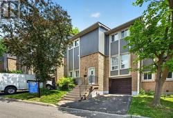 20 - 900 DUNDAS STREET W  Mississauga, ON L5C 3B3