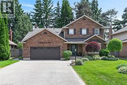 32 SYMPHONY Place  Ancaster, ON L9G 4V6