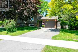 26 MACOOMB DRIVE Welland (N. Welland), ON L3C 5T9