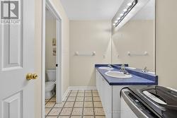 Upper level 5 piece Bathroom - 