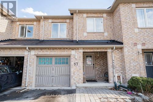 37 BILBROUGH STREET  Aurora, ON L4G 7W3