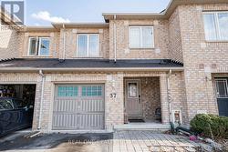 37 BILBROUGH STREET Aurora, ON L4G 7W3