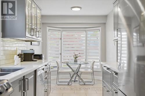 2208 Hunt Crescent, Burlington, ON 