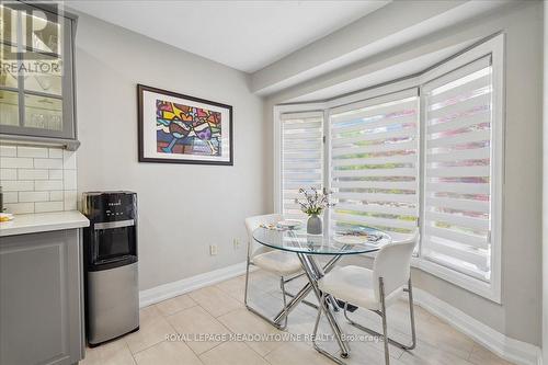 2208 Hunt Crescent, Burlington, ON 