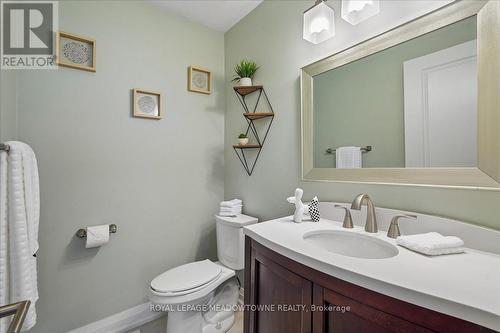 2208 Hunt Crescent, Burlington, ON 