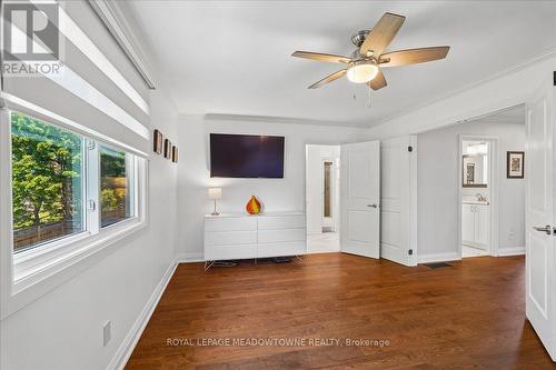 2208 Hunt Crescent, Burlington, ON 