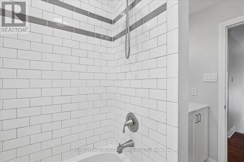 2208 Hunt Crescent, Burlington, ON 