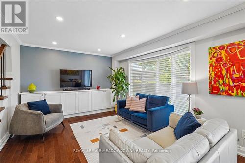 2208 Hunt Crescent, Burlington, ON 