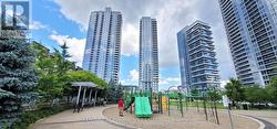 323 - 275 VILLAGE GREEN SQUARE Toronto, ON M1S 0L8