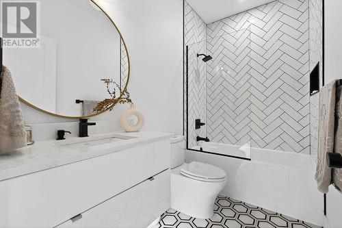 1793 Queen St E, Sault Ste. Marie, ON - Indoor Photo Showing Bathroom