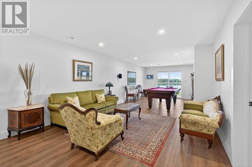 1793 Queen St E, Sault Ste. Marie, ON - Indoor Photo Showing Living Room